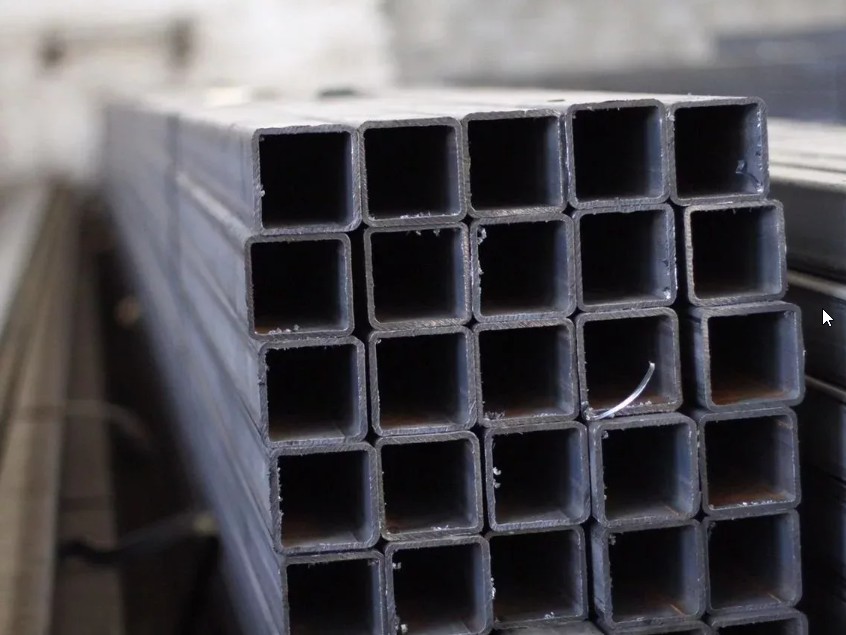 Алюминиевая квадратная труба 15 мм 15 мм 2 мм 1925 ГОСТ 8617-2018