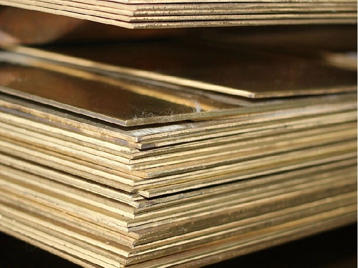 Латунный лист 15 мм 550 мм 4000 мм Л90 ГОСТ 2208-2007